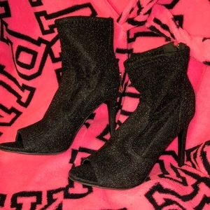Guess peep toe stretch bootie